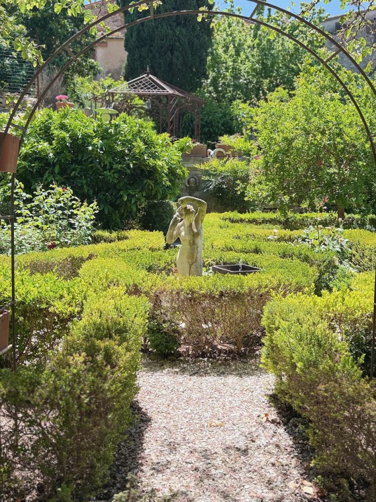 Giardino privato a Suvereto uno dei borghi poco conosciuti Toscana