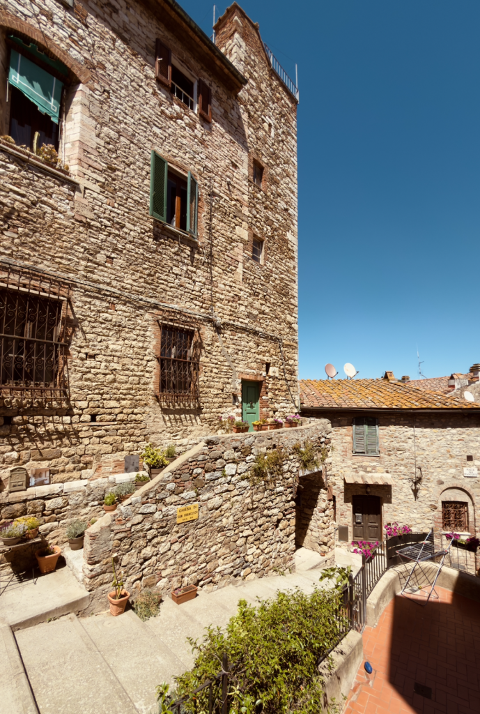 uno dei punti più belli di Suvereto uno dei borghi poco conosciuti Toscana