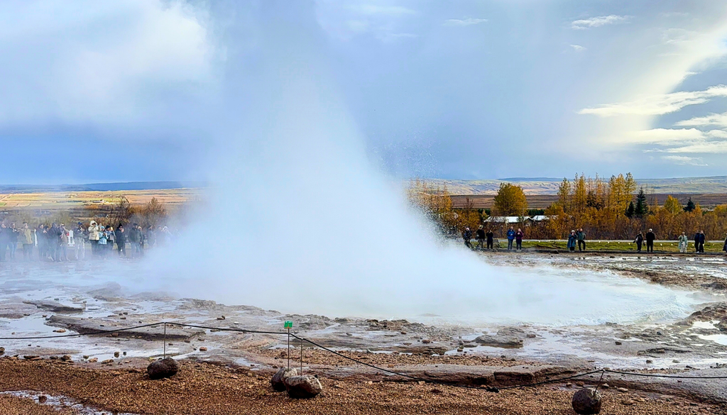 eruzione geyser islanda 10 giorni golden circle